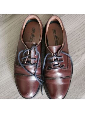 Men's Oxford Deer Stag leather dress shoes. Size 11W. EUC